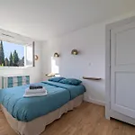 Apartment Fables Du Jardin De La Fontaine